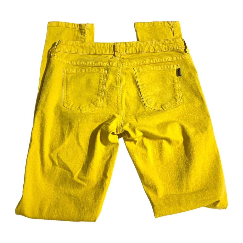 The North Face yellow mid rise denim skinny jeans
Size 4 Regular - Picture 4 of 5